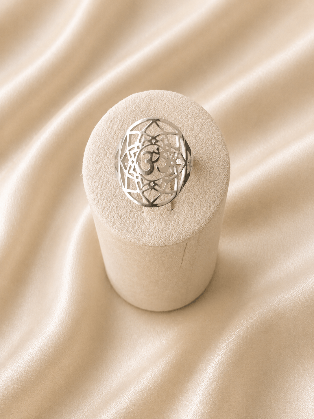 Bague en acier inoxydable Om · DGC