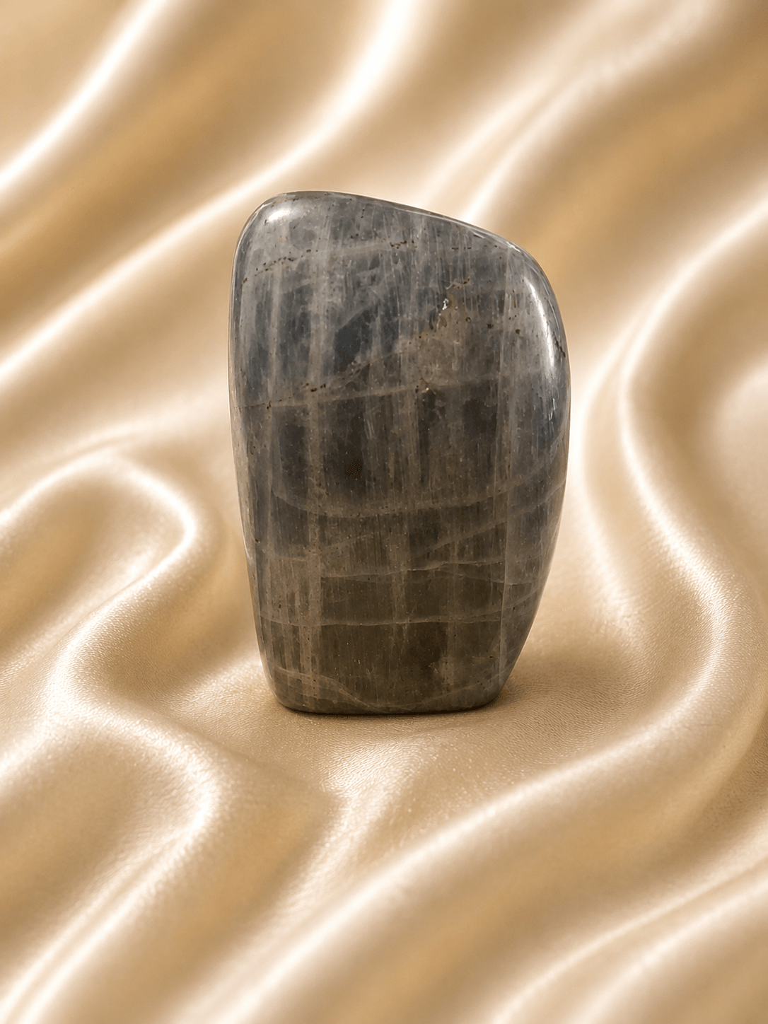 Pierre polie labradorite naturelle · DGC